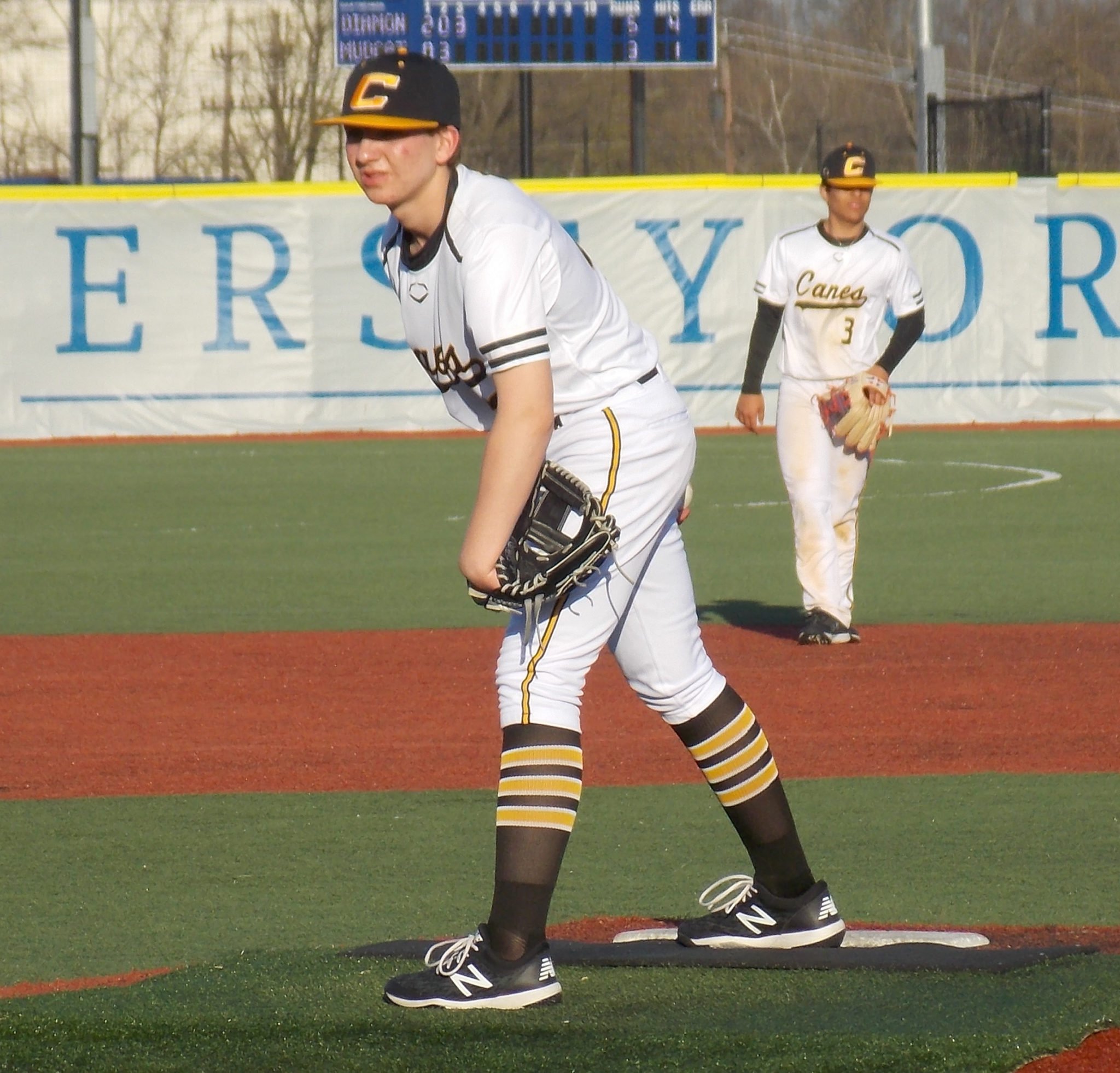 Leshinsky, Brody lift Canes Black 14U to top of pool Diamond Nation