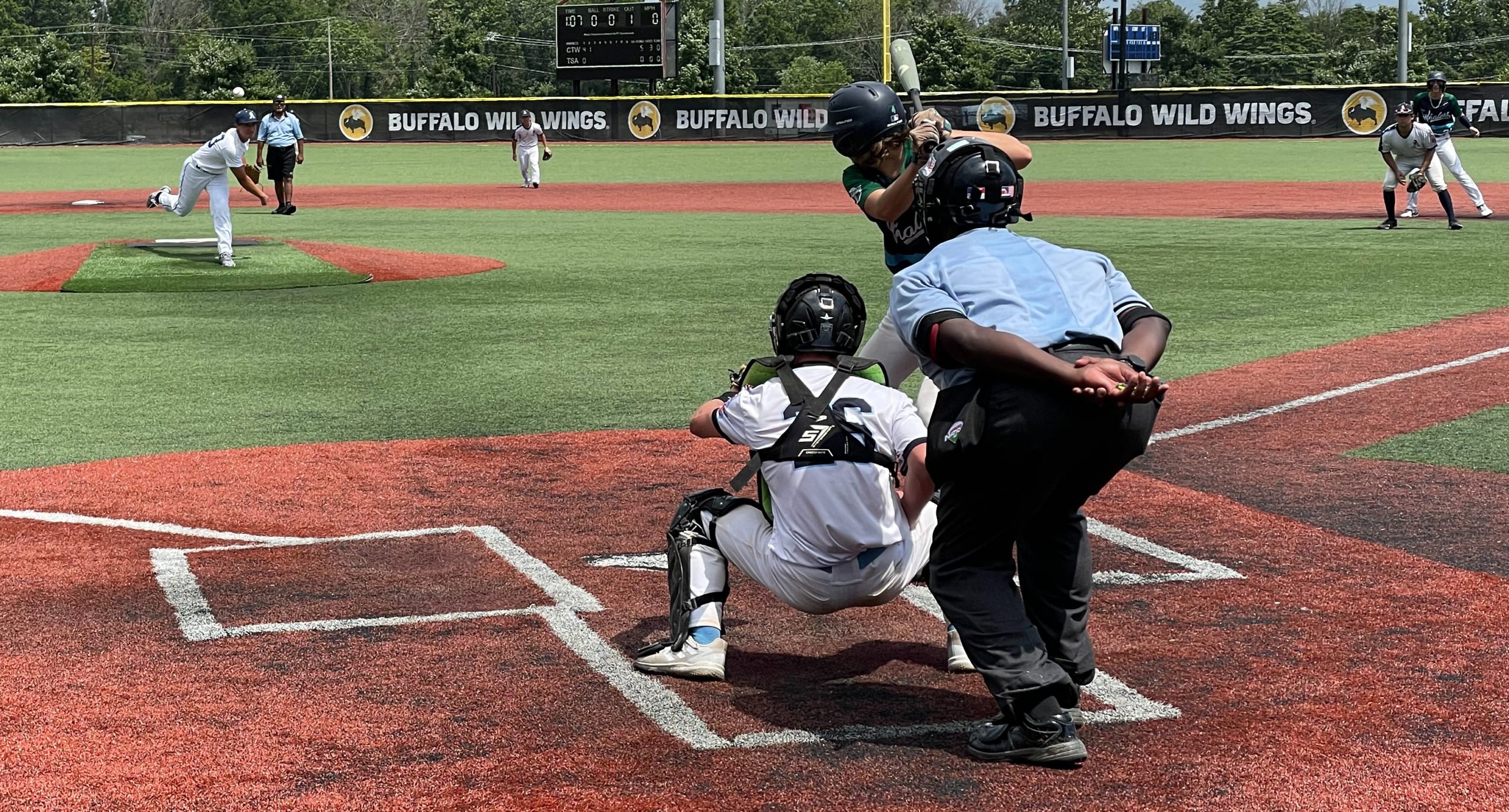 Bases loaded, ump calls pitch 4 as a strike to make it a 2-2 count